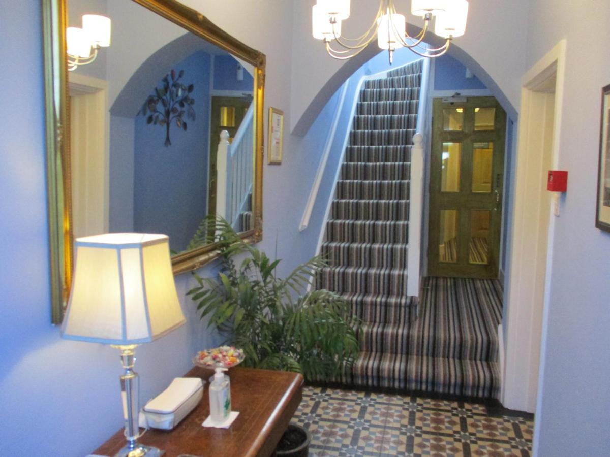 Gate Lodge Guest House 헌스탠턴 외부 사진