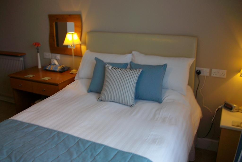 Gate Lodge Guest House 헌스탠턴 객실 사진